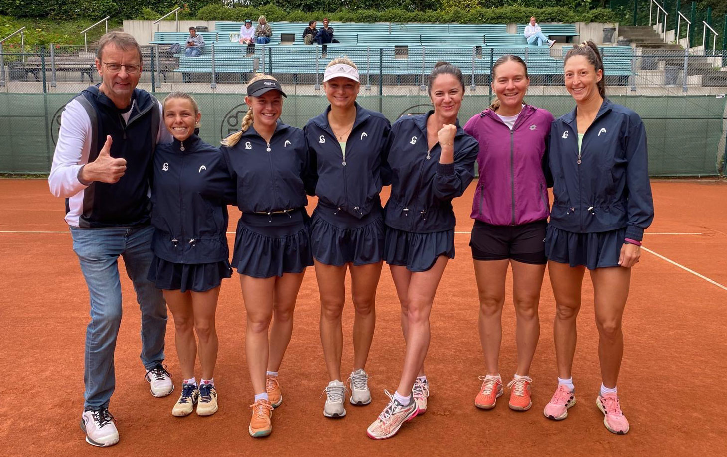 v.l.n.r.: Wilfried Gatzke, Jessica Pieri, Karina Hofbauer, Eva-Marie Voracek, Oana Simion, Ziva Falkner, Nicole Fossa Huergo